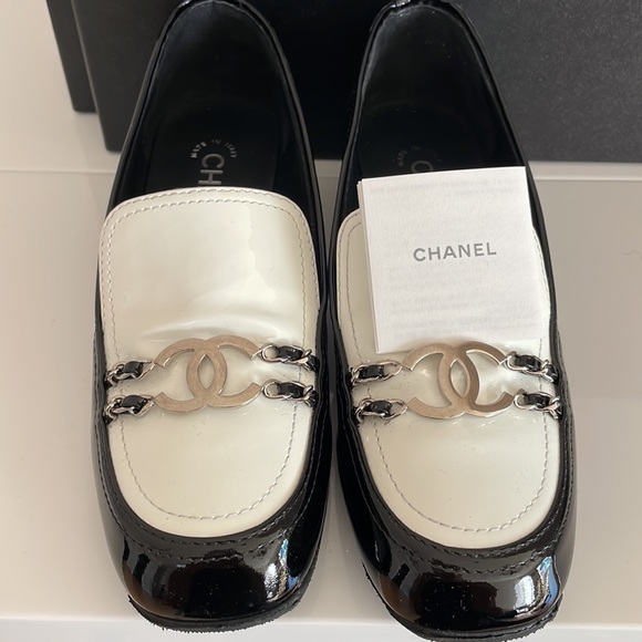 Authentic CC Chanel Black and White Loafers (RARE) - Picture 6 of 6